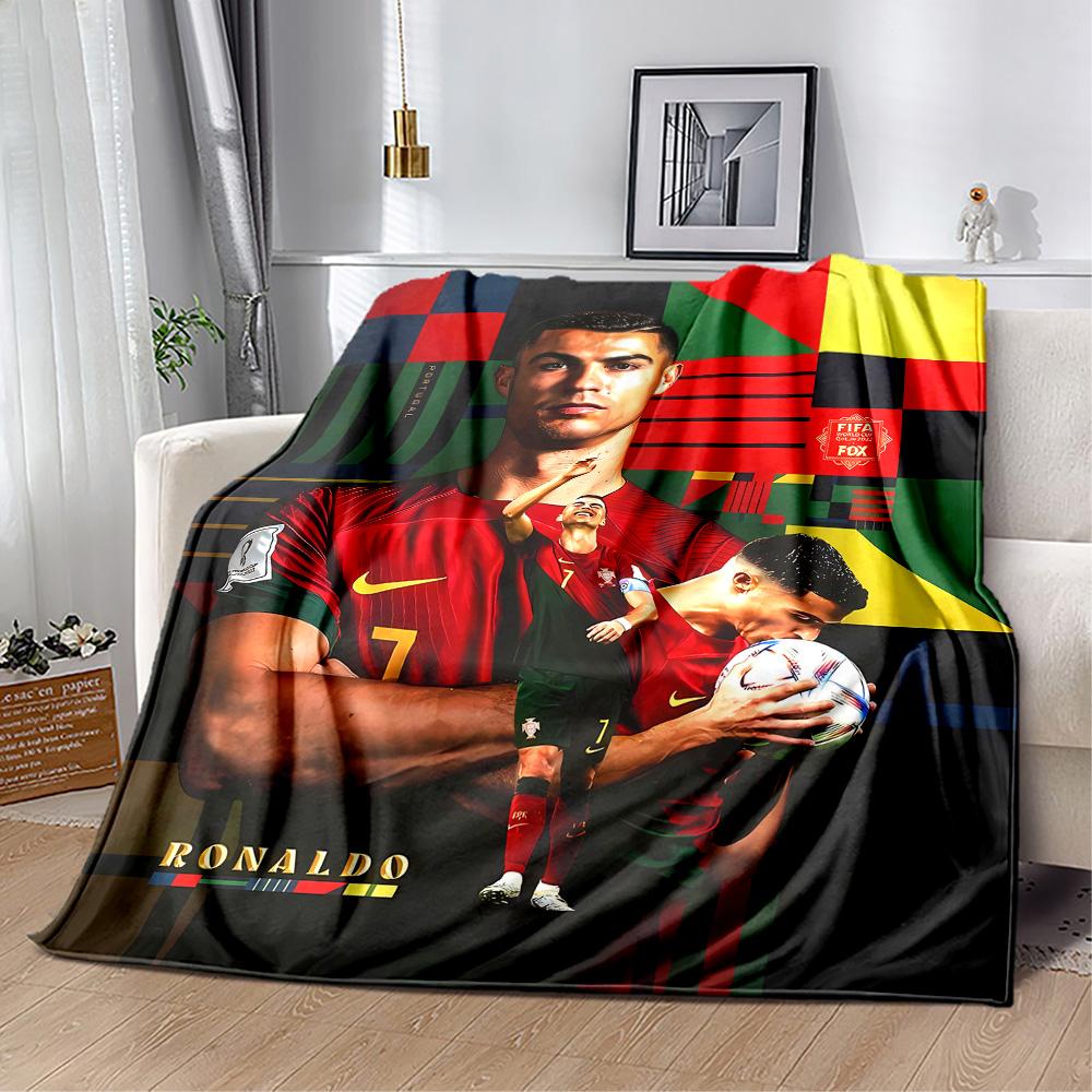 Ronaldo Manchester United Legacy Suitable blanket for offices, travel, living rooms also a good gift for friends and family Suitable for all seasons.