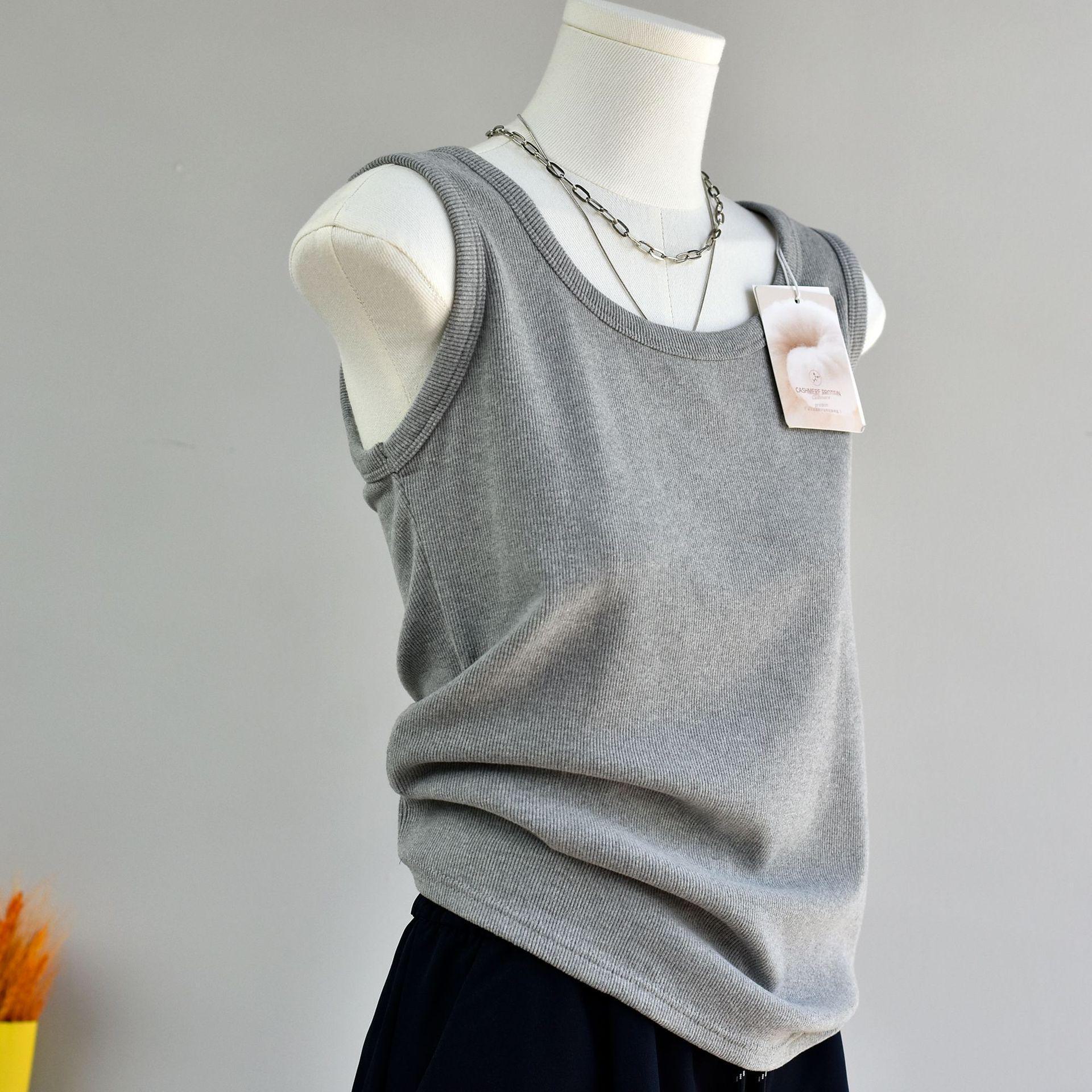 

Женский пушистый жилет - плотный бархат с начесом, без рукавов, теплый нижний слой XL (110-132 lbs)