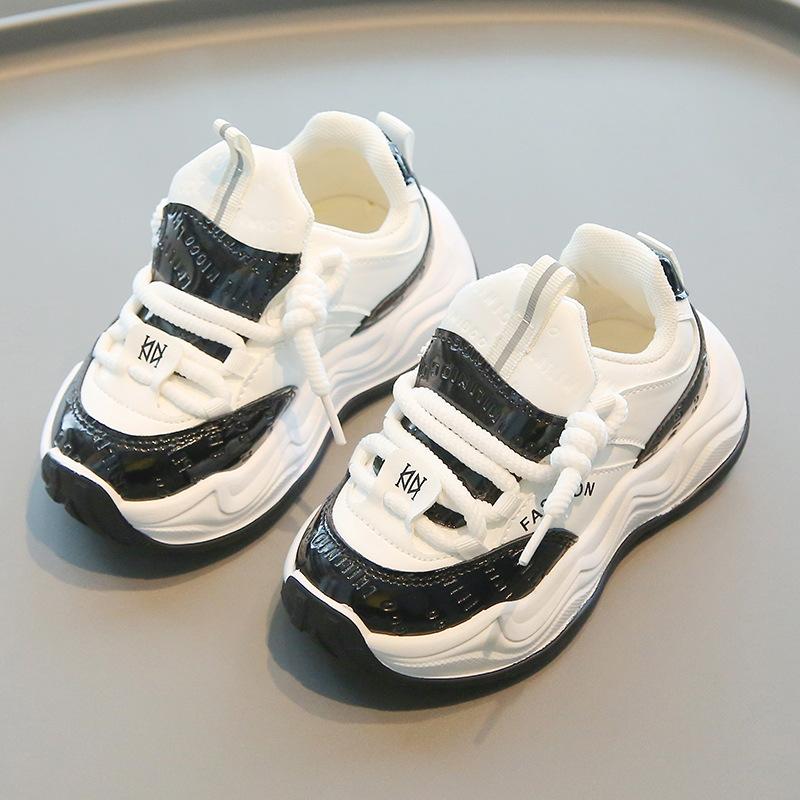 Kinder Sportschuhe 2025 Frühling und Herbst neue Jungen Papa Schuhe Trend Mädchen kleine weiße Schuhe weichsohlige Baby Freizeitschuhe