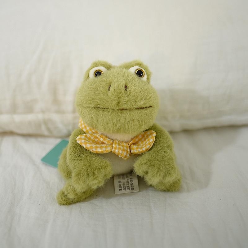 Lebhafte Süße Grüne Kleine Frosch Plüschtiere Weich Handgemacht Lotusblatt Holzfisch Lange Zunge Frosch Puppe Süß Zart Schreibtisch Haustiere 14cm
