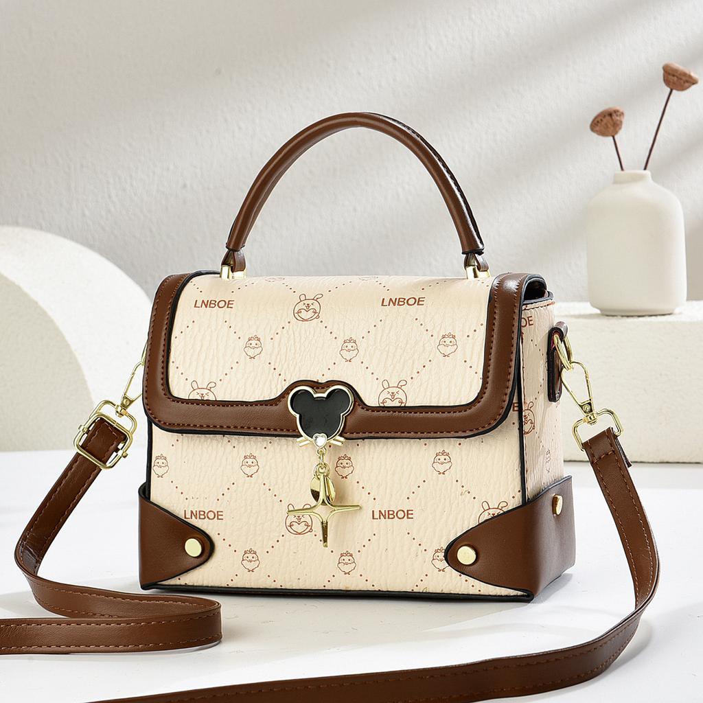 Women's Bag Single Shoulder Small Square Bag 2025 Winter New Trend Versatile Model Niche Girl Heart Bag Women's Bag