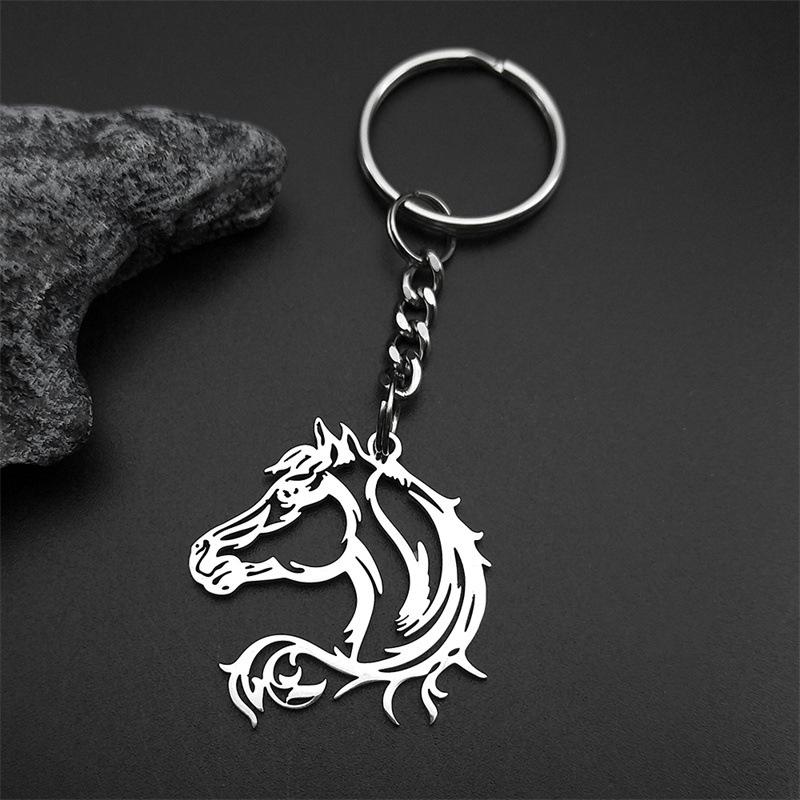 Gold-Plated Keychain Hollow Horse Head Keychain Charm Decorative Good Luck Key Holder Stylish Backpack Handbag Accessory For Car