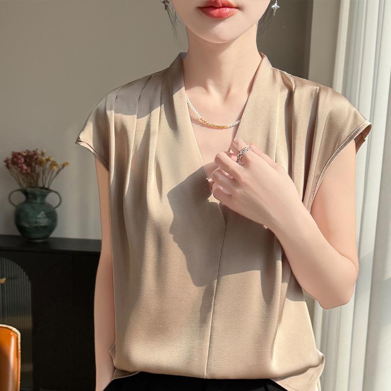 Solid-color Pleated Design Blouse T-shirt, New Spring/summer Style, V-neck, Dropped Shoulders, Short Sleeves, Women's Shirt