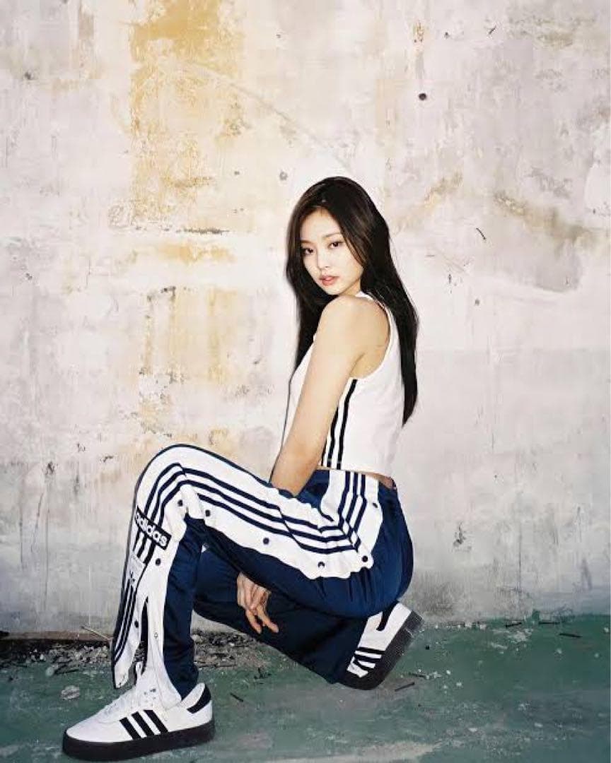 

[USED] BLACKPINK wears adidas Adibreak track pants
