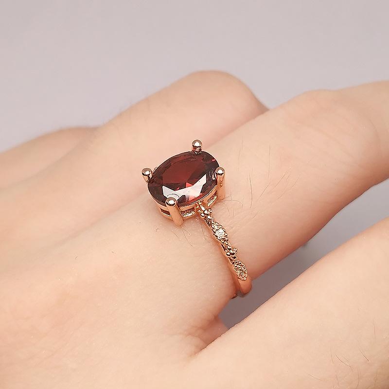 Rich Imitation Garnet Ring Set, Retro Gold-Plated Three-Piece Set.