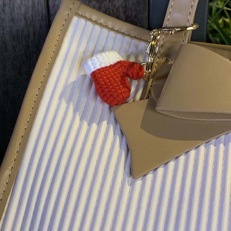 WTEMPO Christmas Keychain Pendants DIY Christmas Ornaments Sweet Cute Key Chains Special Gifts for Wedding Birthday Halloween Christmas New Year