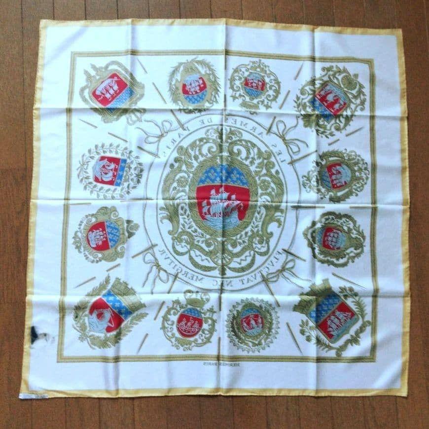 Used HERMES Paris Emblem Carre 90 Silk Large Scarf Stole White