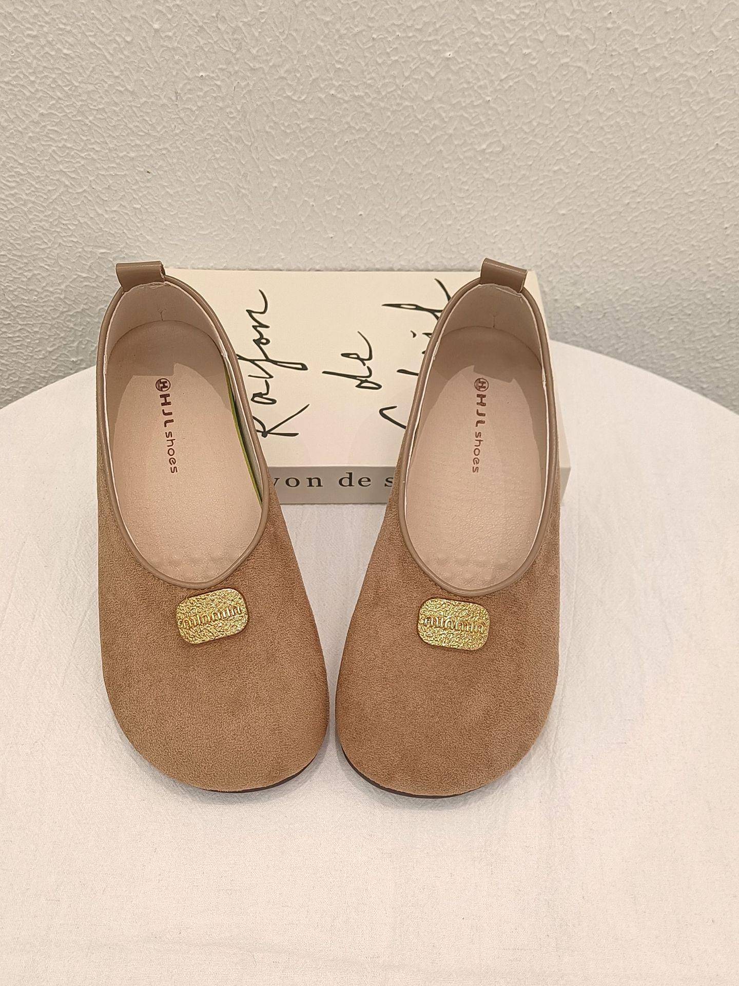 

Women s shoes French retro shallow mouth Doudou single shoes women s outer wear 2025 summer new soft leather one pedal flat bottom Mary 40 хаки