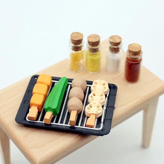 Mini Grill Skewer Set Miniature Food BBQ Accessories Resin Mini Grilled Sausage Grill Tray Seasoning Bottles for 1:12 Scale Miniature House And Dolls