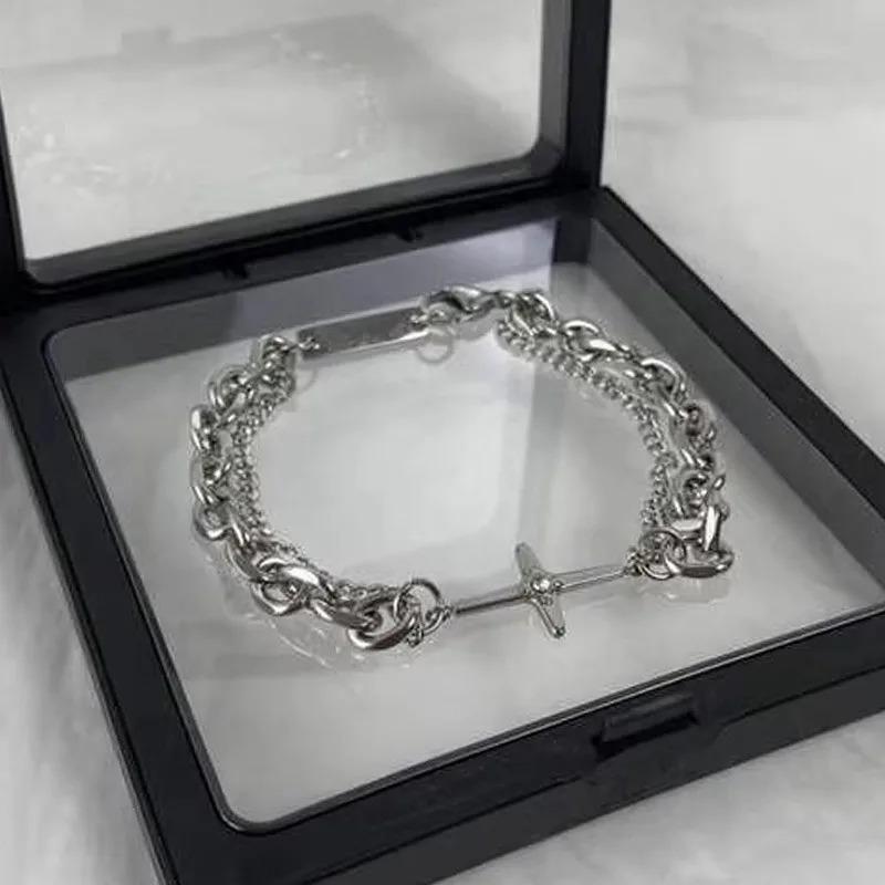 Neues Punk Kreuz Y2K Sterne Metallarmband Vintage Sternarmband Mehrschichtige Charm-Kettenarmbänder für Damen Herren Hip Hop Armband