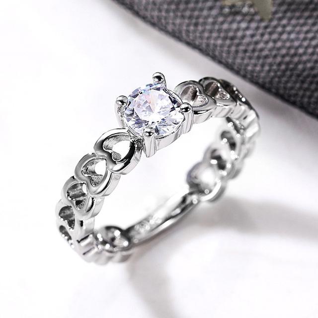 Korean Style Women Wedding Rings Fresh Hollow Out Heart Band Design Fashion Jewelry Shiny Round CZ Party Rings for Female
