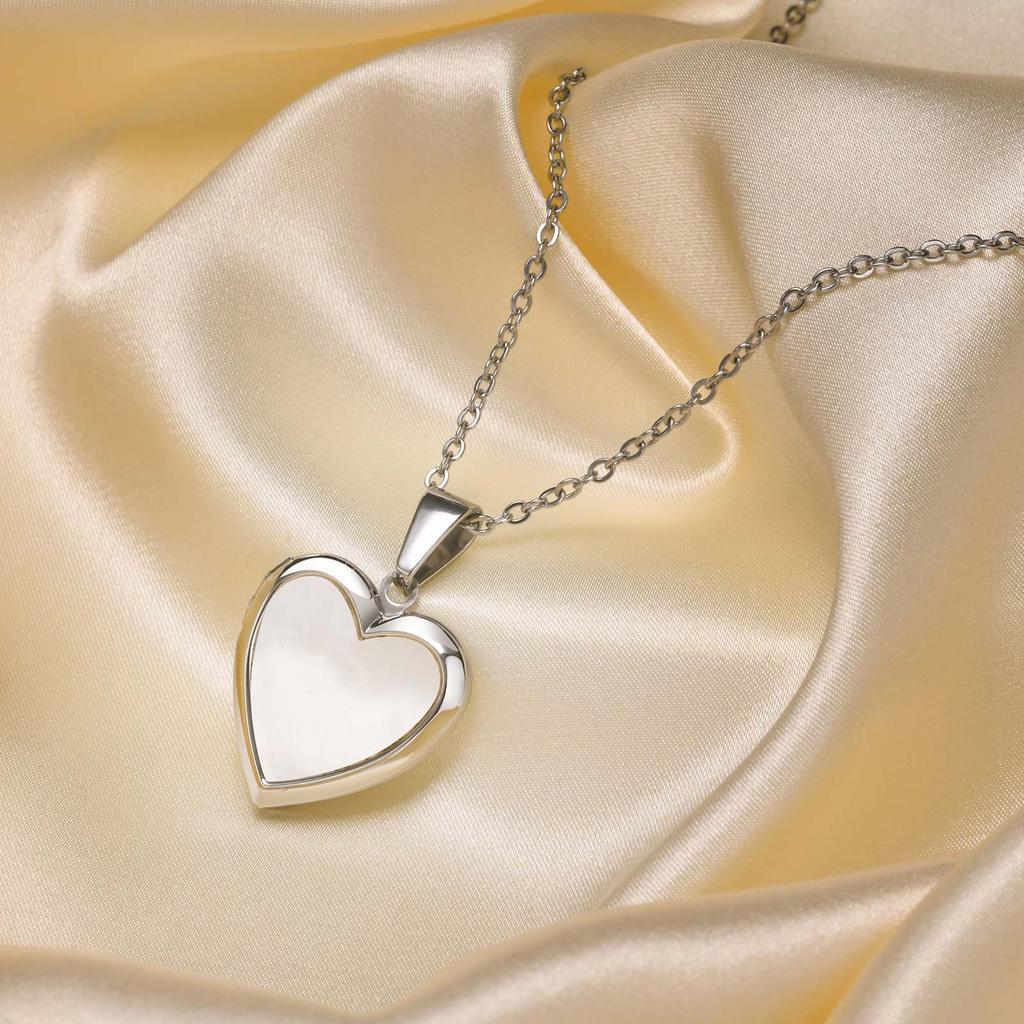 Silver Color Love Heart Photo Frame Pendant Necklace for Women Delicate Floral Oval Heart Locket Pendant  Family Love Collar