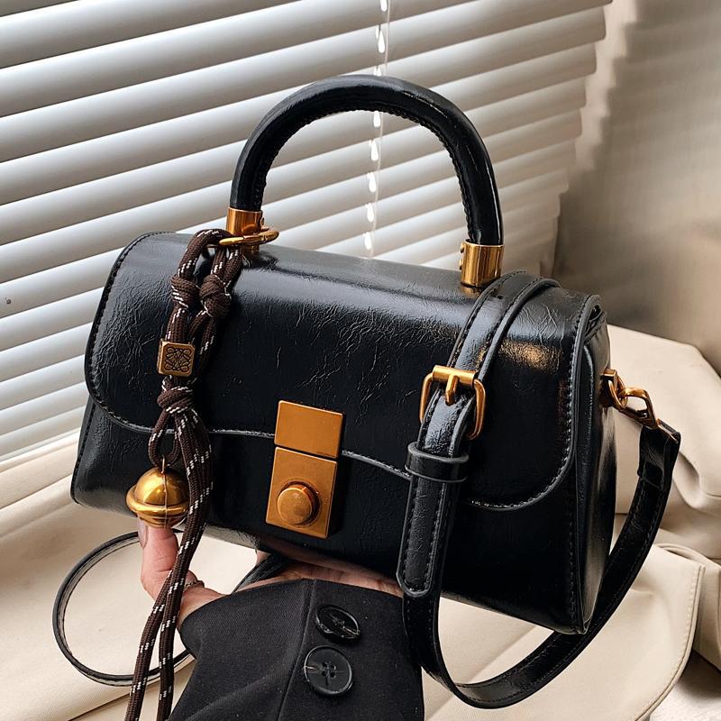 

Spring 2025 Women s Retro Square Handbag - Simple, Fashionable Shoulder & Crossbody Bag Without Pendant чорний