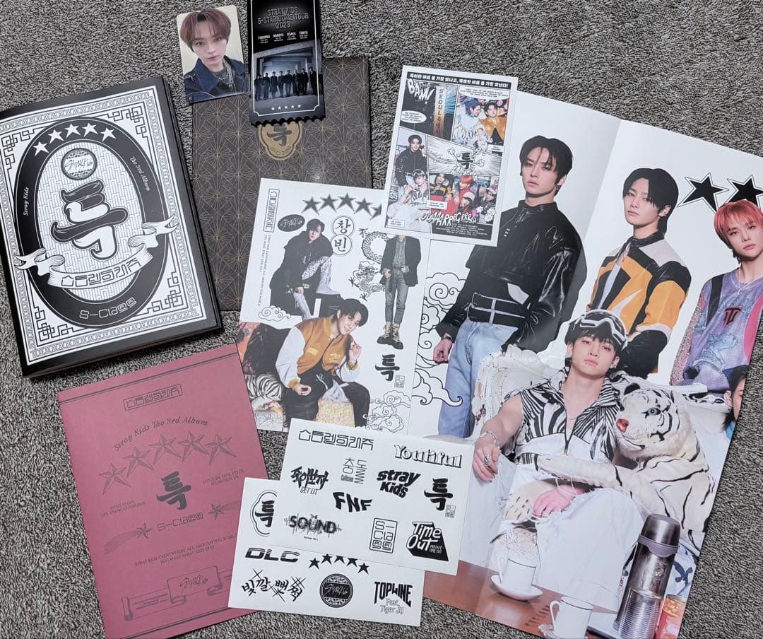 

[USED] Stray Kids S-CLASS, concert tickets, Reno trading cards