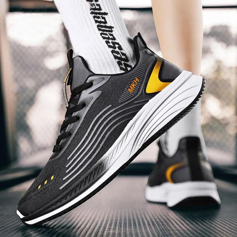 Men's shoes summer new breathable versatile casual sports shoes soft-soled student running shoes Korean version of dad shoes