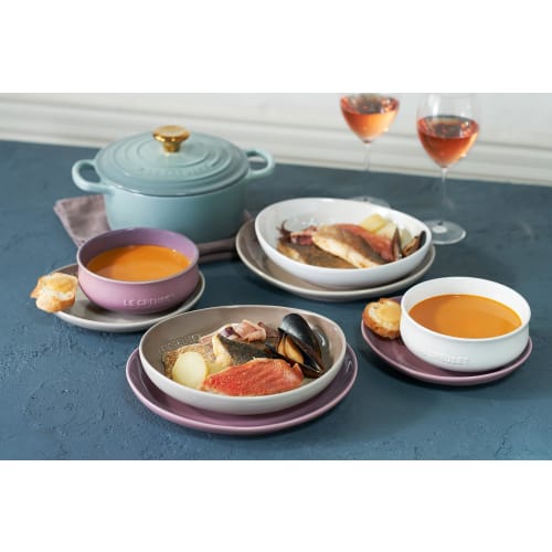 Le Creuset Signature Cocotte Ronde 20cm Cast Iron Enamel Pot, Sea Salt, Gas, Induction, Oven, and Dishwasher Safe [Official Japanese Product]