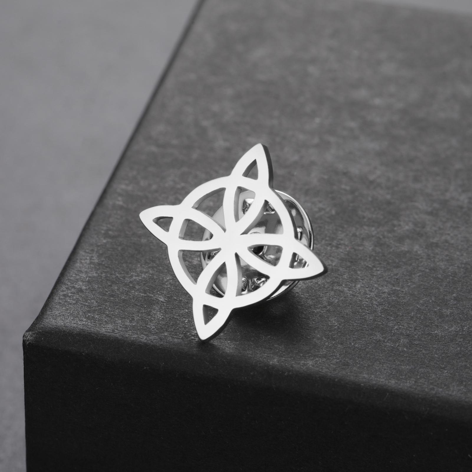 

LIKGREAT Vintage Witch Knot Brooch for Women Men Stainless Steel Celtics Knot Pin Badge Wicca Protection Amulet Lapel Pins Gift