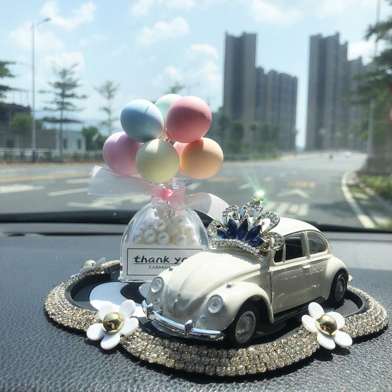 Automobile Perfume Table Accents: Cute Aromatherapy Car Interior Ornamentation