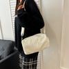 Mini-Duffle-Tasche aus Nylon mit drei vertikalen Streifen, verstellbarer breiter Gurt, lässige Sport-Umhängetasche für tägliches Fitness-Reisen