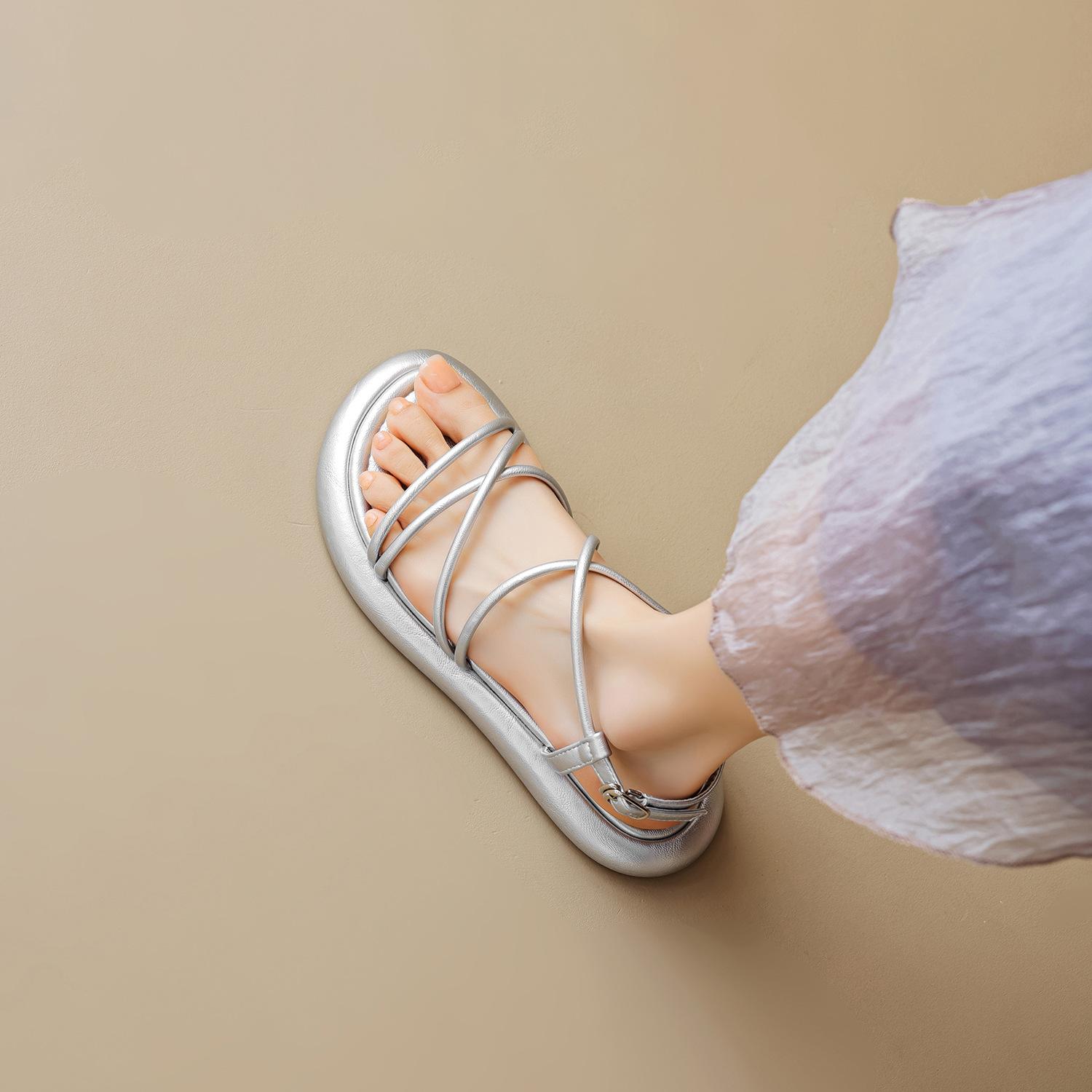 

Platform sandals female 2025 summer new fairy style casual soft-soled beach shoes with skirt flat Roman sandals 35 серебряный