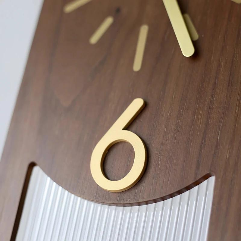 Simple Wall Clocks Nordic Luxury Retro Clocks Elegant Wooden Design Clock Household Entrance Hall Aesthetic Home and Decoration