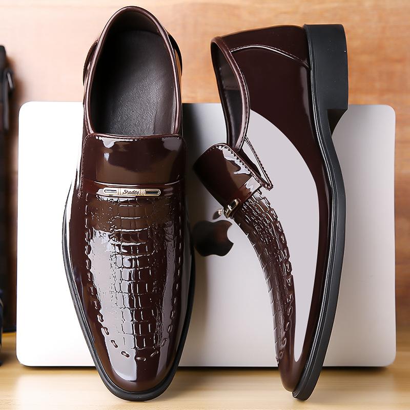 Designer New Men's Crocodile Pattern Metal Button Flats Shoes Moccasins Wedding Prom Homecoming Slip On Loafers Zapatos Hombre