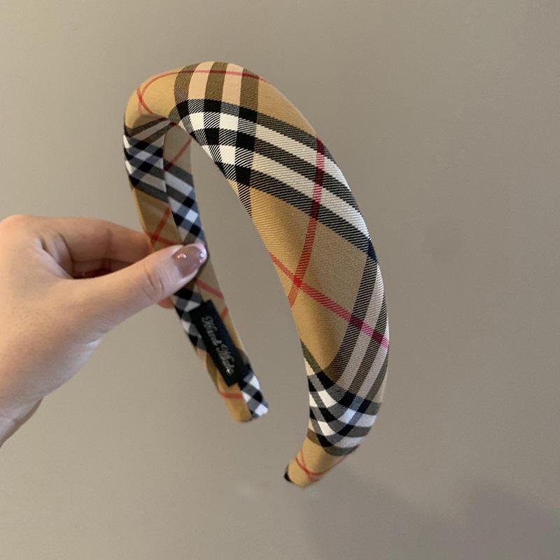 Plaid Wide-Brimmed Headband: Spring/Summer Age-Reducing Hair Accessory for Women