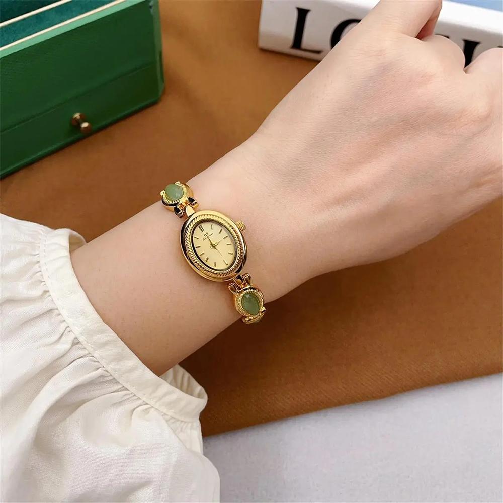 BS Bee Sister Quartz Vintage Woman Watch Oval Dial Light Luxury Ladies Wristwatches Fashion Casual Simple Women Watches