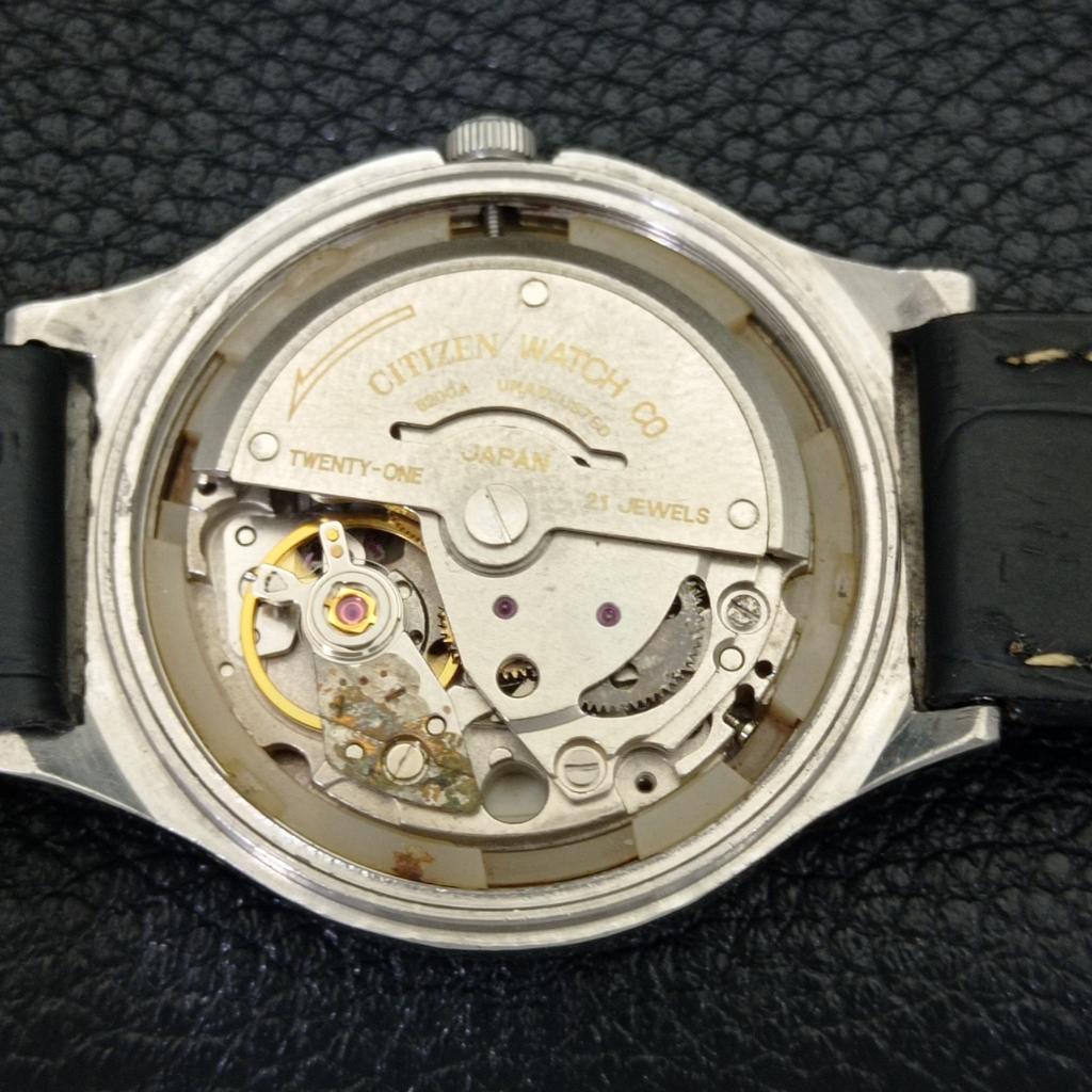 GEBRAUCHTE VINTAGE CITIZEN AUTOMATIC 8200 JAPAN HERRENUHR MIT ARABISCHEM ROTEN ZIFFERBLATT a434861-2 R123-a434861