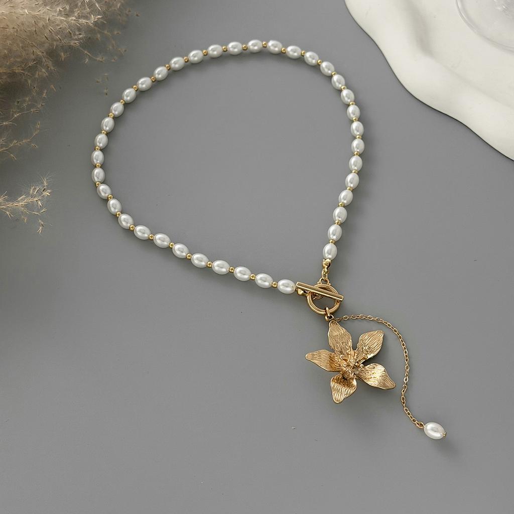 Imitation Pearl Choker Necklace Women Flower Pendant Aesthetics Jewelry Gift