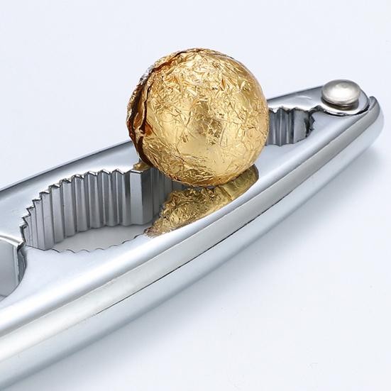 Nøtteknekker Knekker uanstrengt nøtter Ergonomisk håndtak Rustsikkert Gear Clip Spenne Anti-skli rustfritt stål Valnøtt Cracker Tool