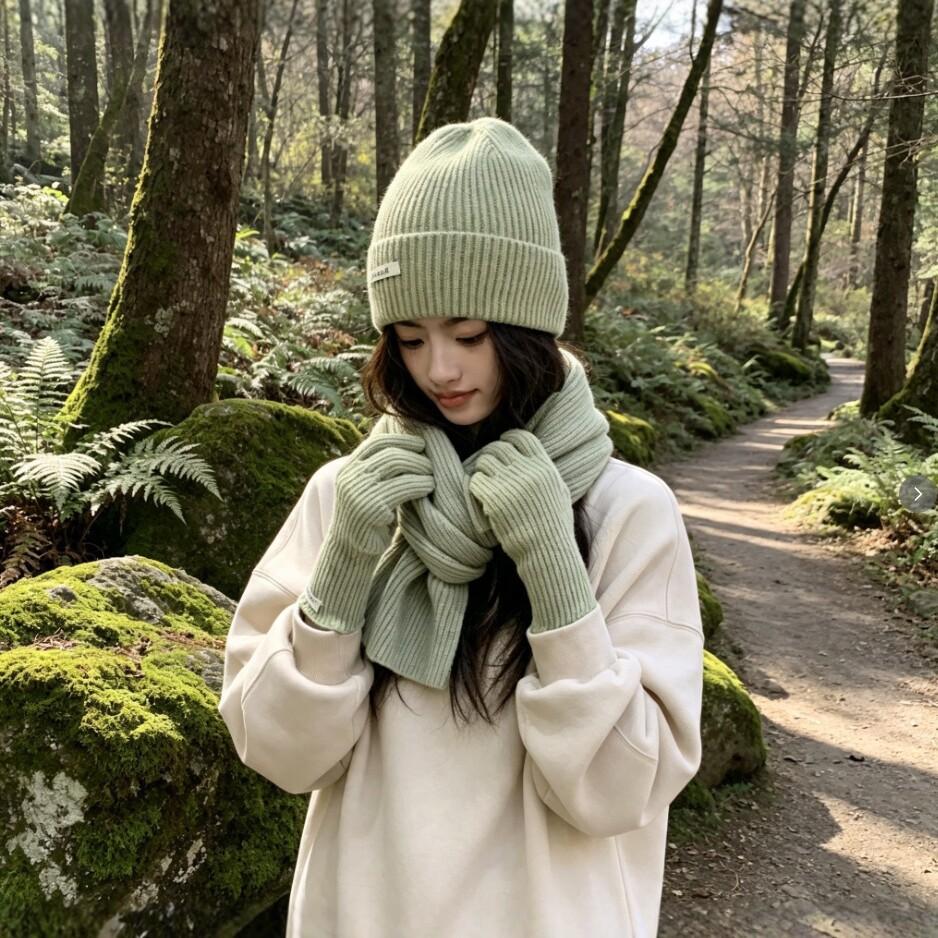 3Pcs Set Winter Hat Scarf Touchscreen Gloves Unisex Knitted Warm Beanie Neck Warmer Gloves Set For Autumn Winter Outdoor Daily Wear