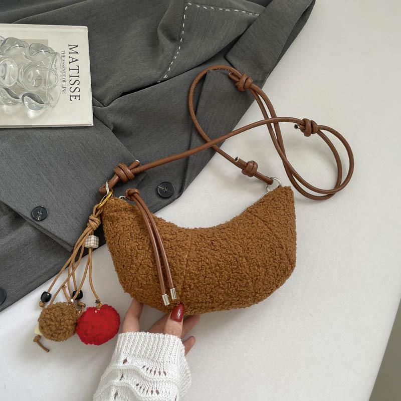 Autumn fashionable simple bag women 2025 new fashion shoulder messenger bag Korean version niche suede dumpling bag