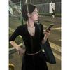 American-Style Spicy Girl Black V-Neck Mid-Sleeve T-Shirt for Women, Spring Slim-Fit Design Top, Sexy Style Blouse