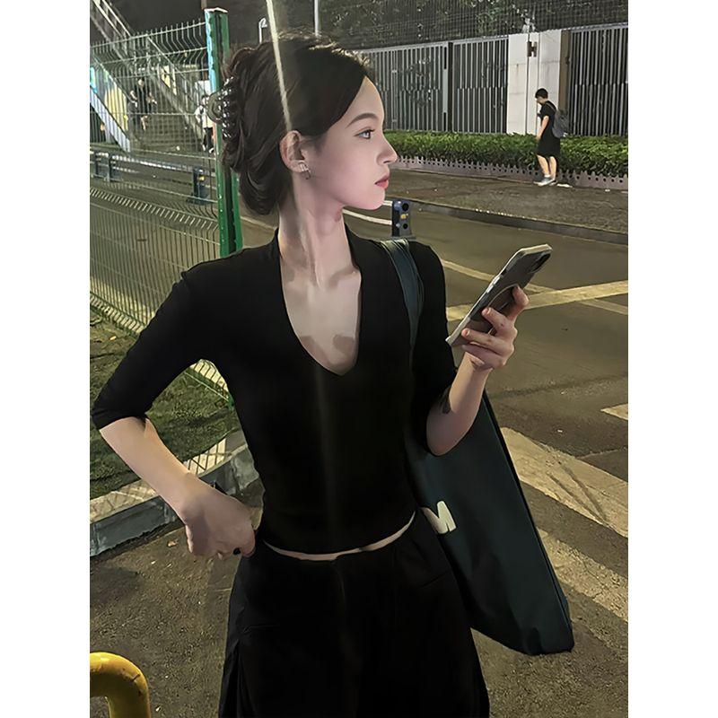 American-Style Spicy Girl Black V-Neck Mid-Sleeve T-Shirt for Women, Spring Slim-Fit Design Top, Sexy Style Blouse
