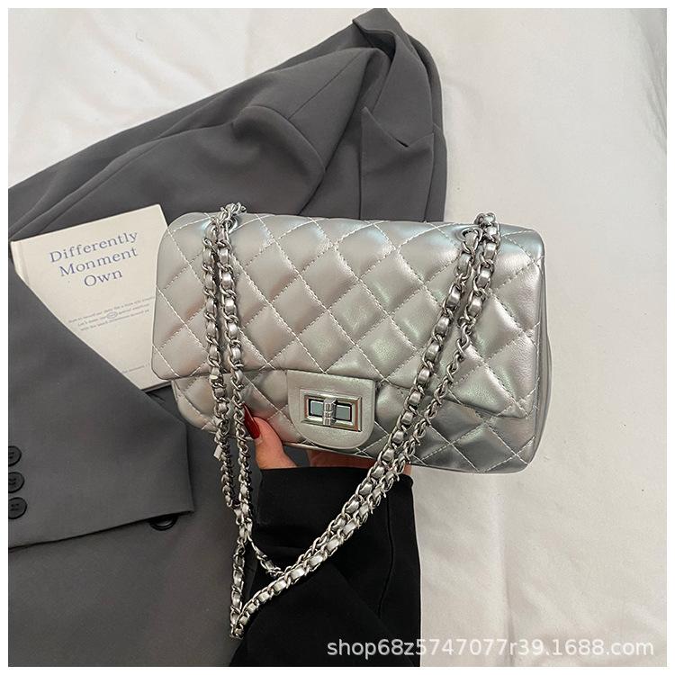 Xiaoxiangfeng Rhombus Chain Single Shoulder Messenger Bag Women's 2025 Spring and Summer New Fashion Women's Commuting Small Square Bag Tide