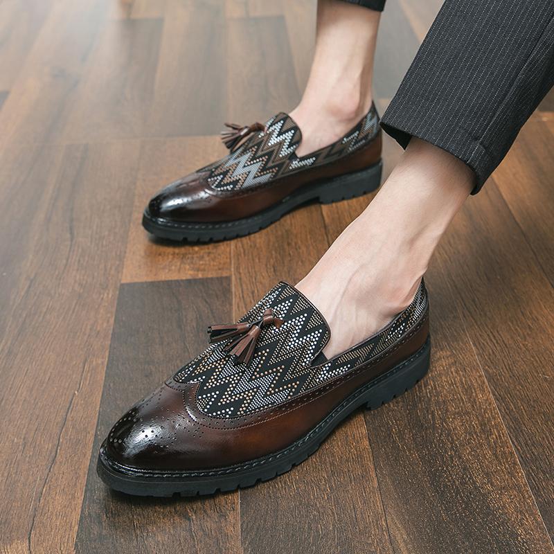 Mocassini Eleganti alla Moda da Uomo 2024 Nuovi Arrivi Scarpe in Pelle da Uomo con Nappe Slip-On Scarpe da Club Scarpe Casual Comode in Pelle di Lusso da Uomo