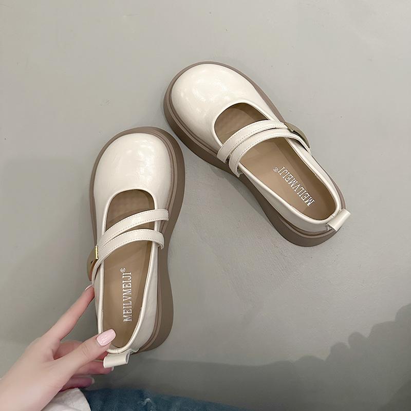 

Platform Mary Jane shoes women s 2025 new retro shallow mouth JK with skirt small leather shoes French British style loafers 35 белый