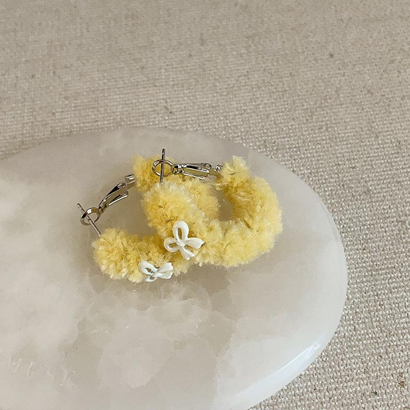 

Plush Bow Earrings Stud Earrings Women S Autumn And Winter Atmosphere Fashion Temperament Personality Commuting Versatile Earrings