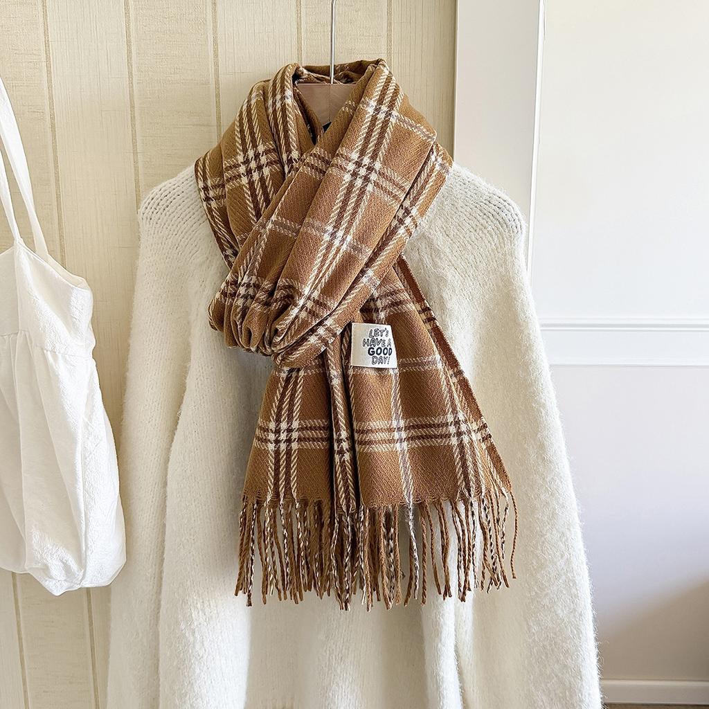 Scarf women's autumn and winter atmosphere grid Korean versatile winter explosion new scarf thickened tassel to keep warm