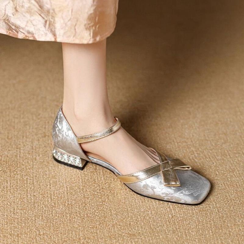 

Модные сандалии для танцев во дворе для девочек, удобная мягкая подошва, небольшой толстый каблук, детская обувь для танцев, модные сандалии с изысканной мягкой подошвой 34 серебряный