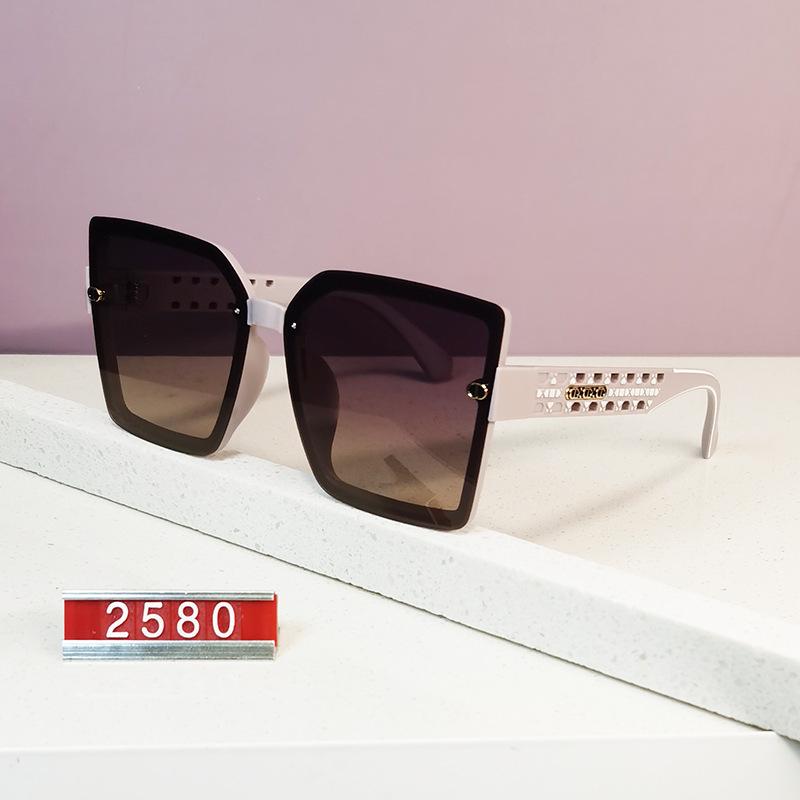 

Fashion D Letter Large Frame Advanced Sense Polarizer Round Face Thin Women S Glasses