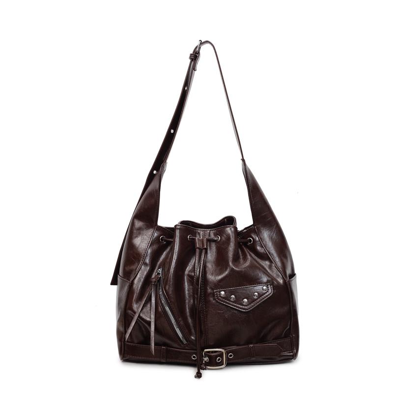 

2026 High Quality Large Capacity Solid Glossy PU Square Shoulder Bags New Unique Design Persality Retro Women s Crossbody Bags кавовий