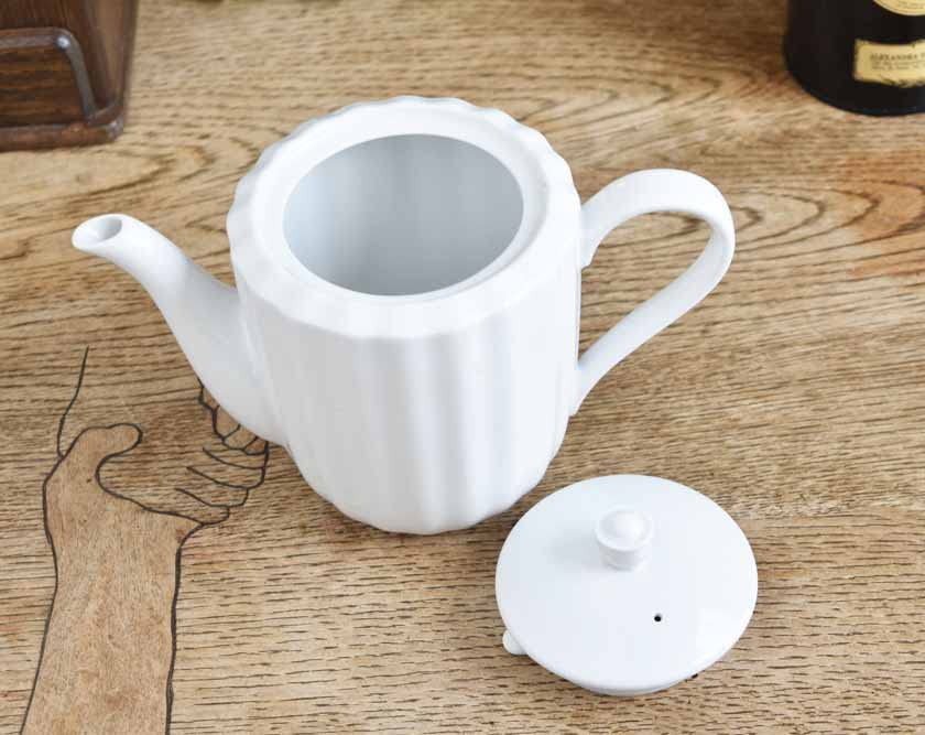 [White Tableware] Shatter-Resistant Reinforced Porcelain Pure White Tiara Frill Teapot 600cc