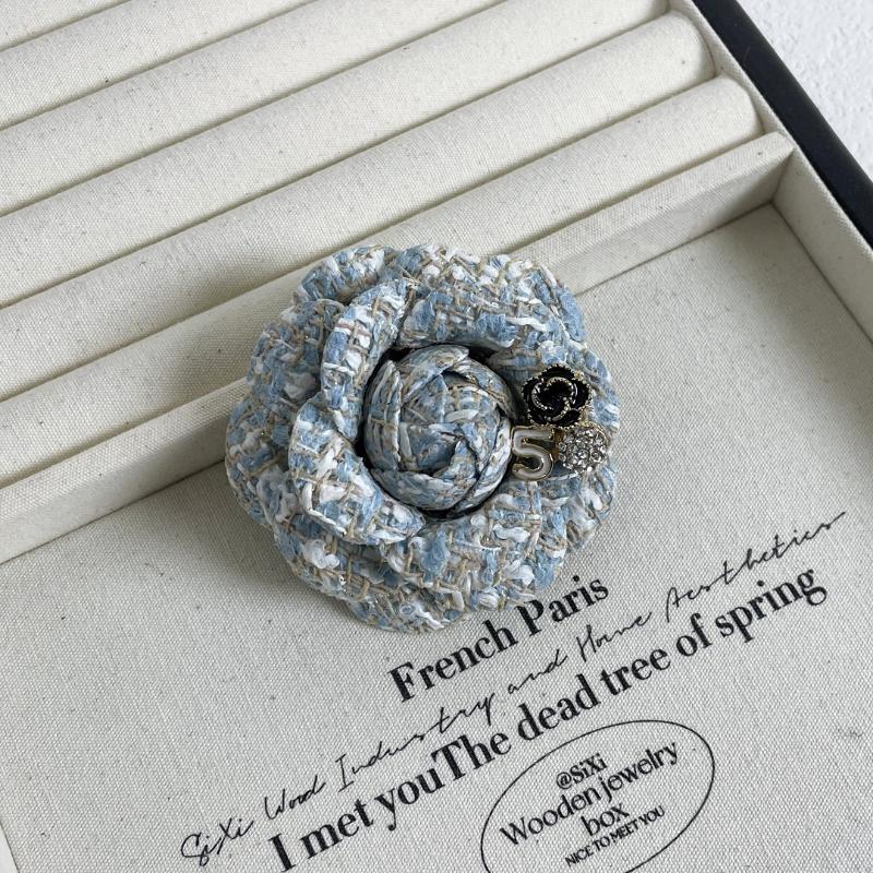 Korean Fabric Camellia Brooches For Women Fashion Handmade Flower Lapel Pins Elegant Clothing Jewelry Accessories Corsage