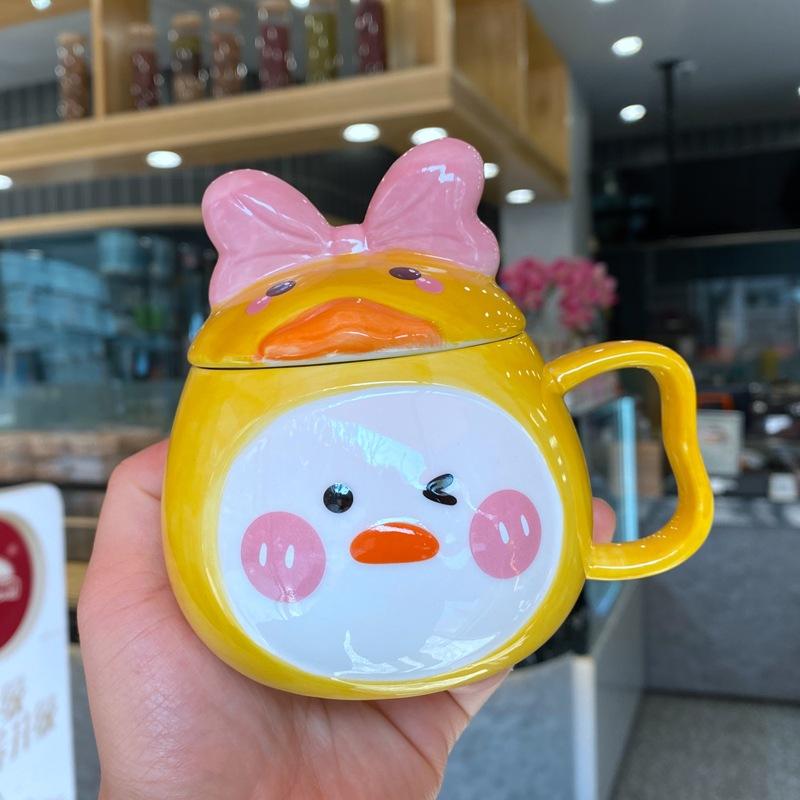 

Милая мультяшная кружка с уткой и крышкой, креативная чашка с дизайном высокой ценности для пар, для женщин, офисная керамическая чашка для воды 301-400ml