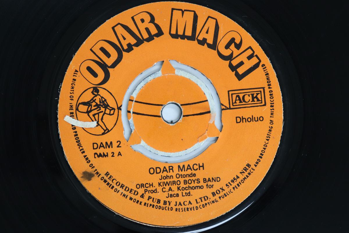 

7-дюймовая пластинка KIWIRO BOYS BAND - Odar Mach / Anjeline DAM2 ODAR MACH Кения Мировая музыка Б/У