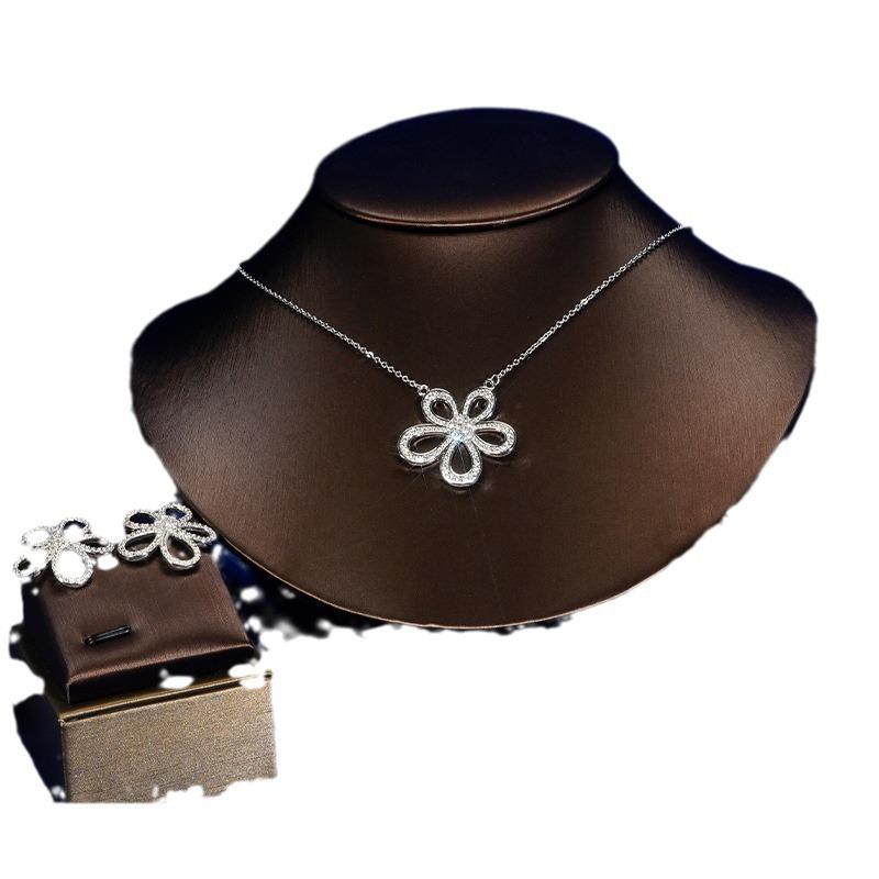 Sunflower Clavicle Chain Petal Zircon Diamond Necklace Women'S Necklace Five Or Five Flowers Full