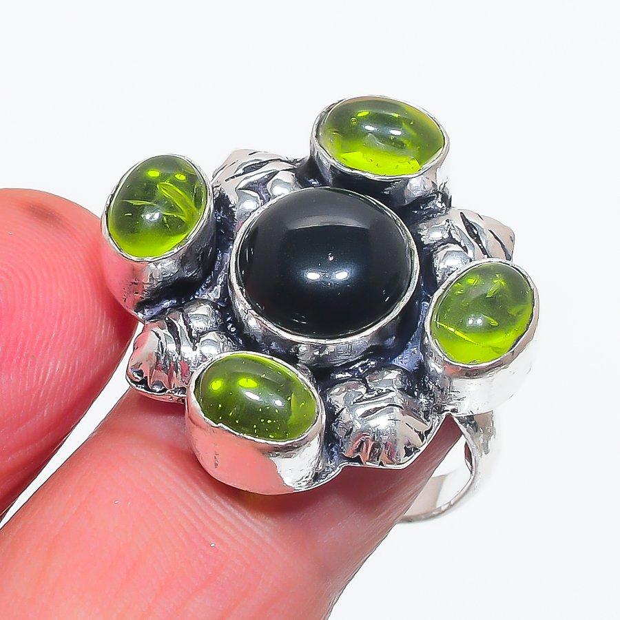 

Кольцо из натурального черного оникса, перидота, стерлингового серебра 925 пробы, размер 8 I7l21
