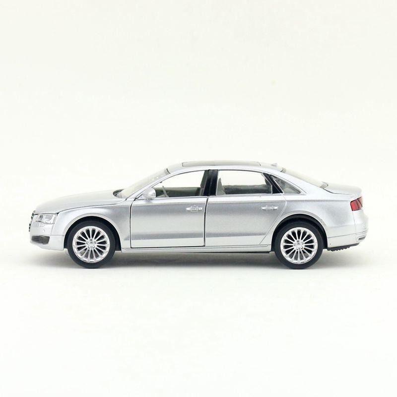 Simulation Alloy Luxury Sedan Model Toy With Sound And Light Functions
